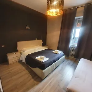 Konukevi Sira House, Milano