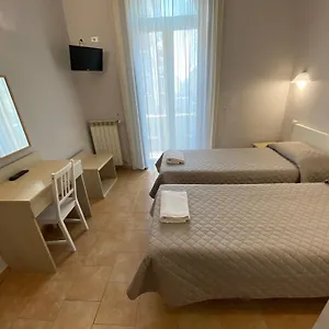 κάντε κράτηση εδώ